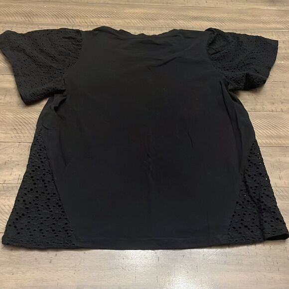 Time and Tru Black Top with super cute sleeve detail - Picture 6 of 6